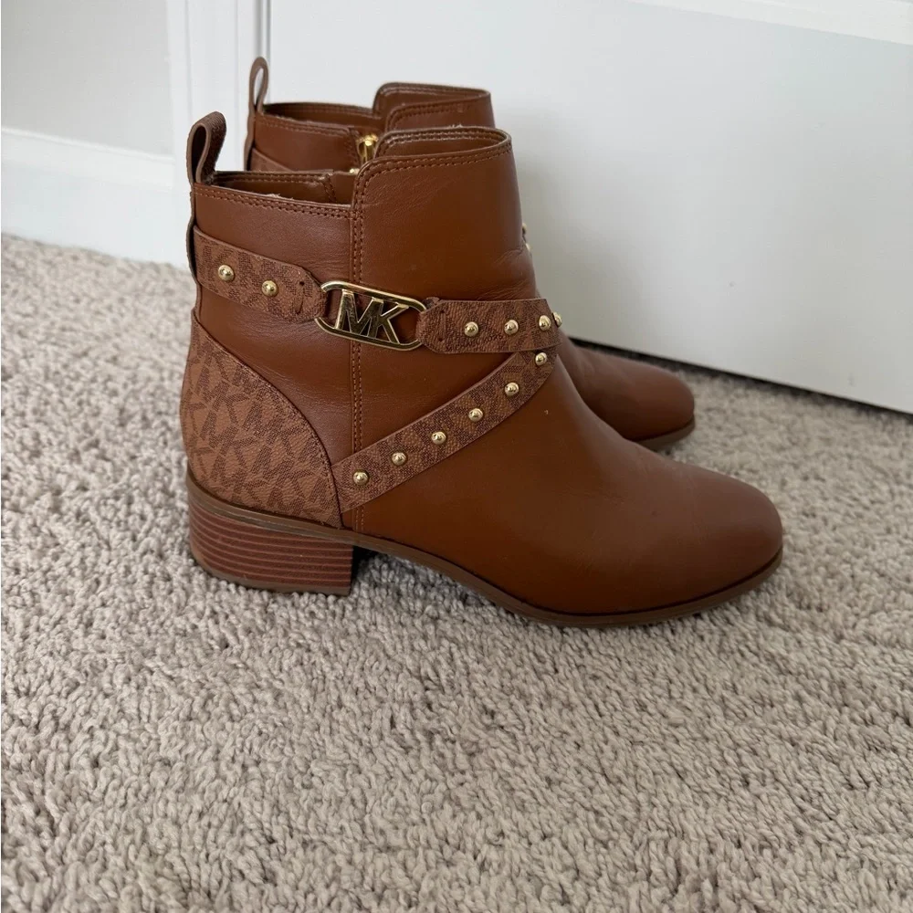 Michael Kors Brown Ankle Boots with Gold Details - Picture 3 of 3